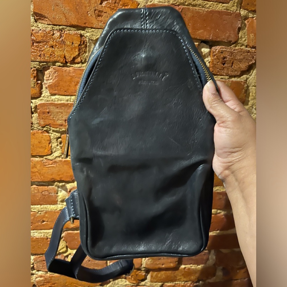 IFratelli Firenze Fine Leather Sling backpack Bag Made in Italy navy blue